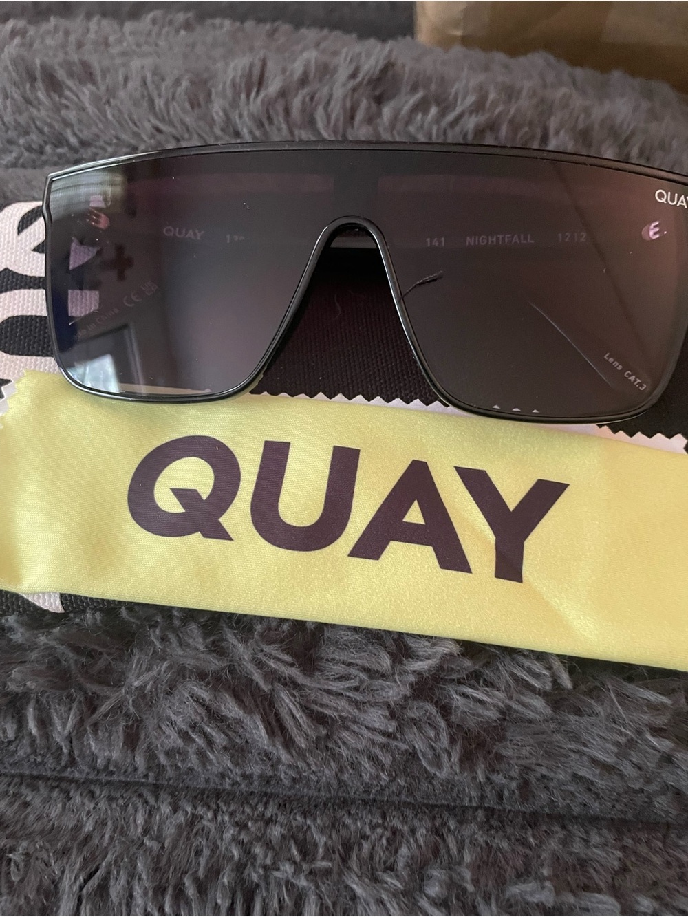 Quay Sunglasses For Women NWT - Picture 3 of 4